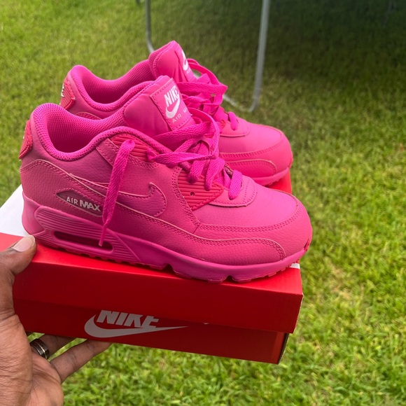 Nike Kids Sneakers in Bold Pink - Picture 3 of 11